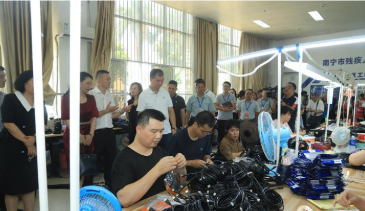 全国助残日广西公益主题活动在南宁举办 15家企业获评爱心助残模范单位